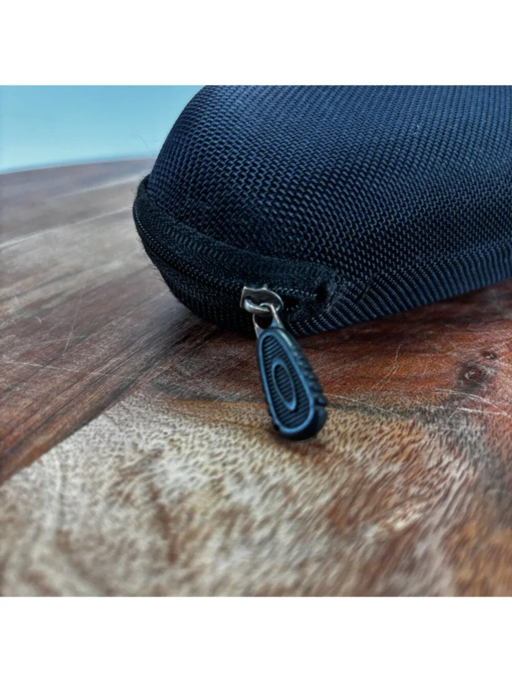 Oakley Black Hard Eyeglass Case w Black Microfiber Sunglass Glass Bag